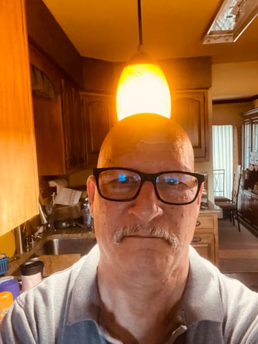 Customer shares a selfie with their review of Blue Dream.