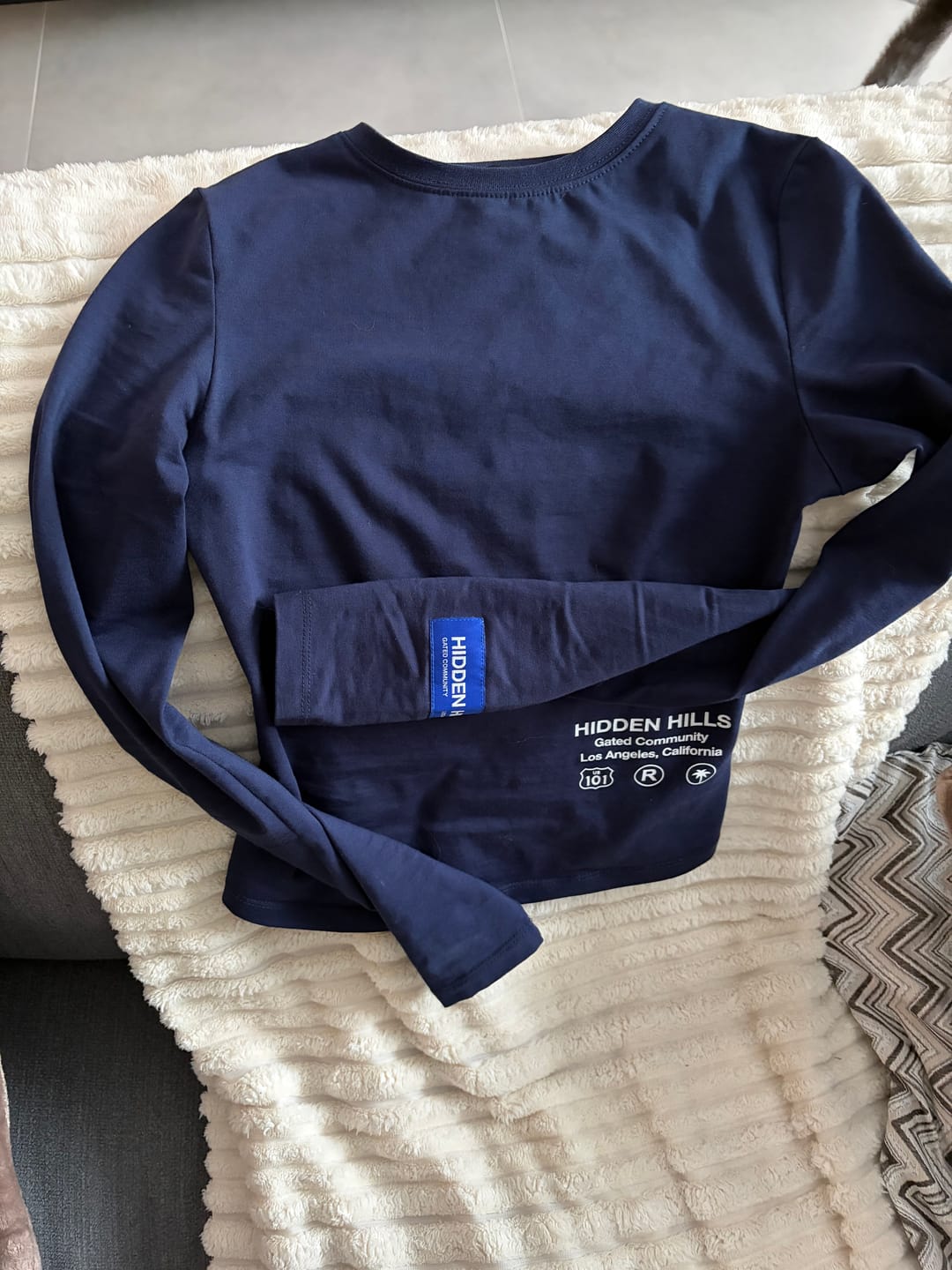 Customer photo review of LABEL LONGSLEEVE TOP NAVY