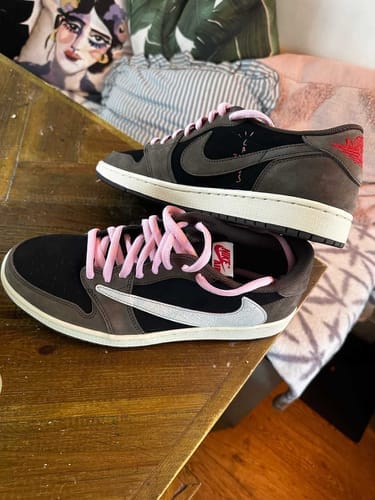 Customer photo review of Travis Scott x AJ1 Low OG 'Mocha'