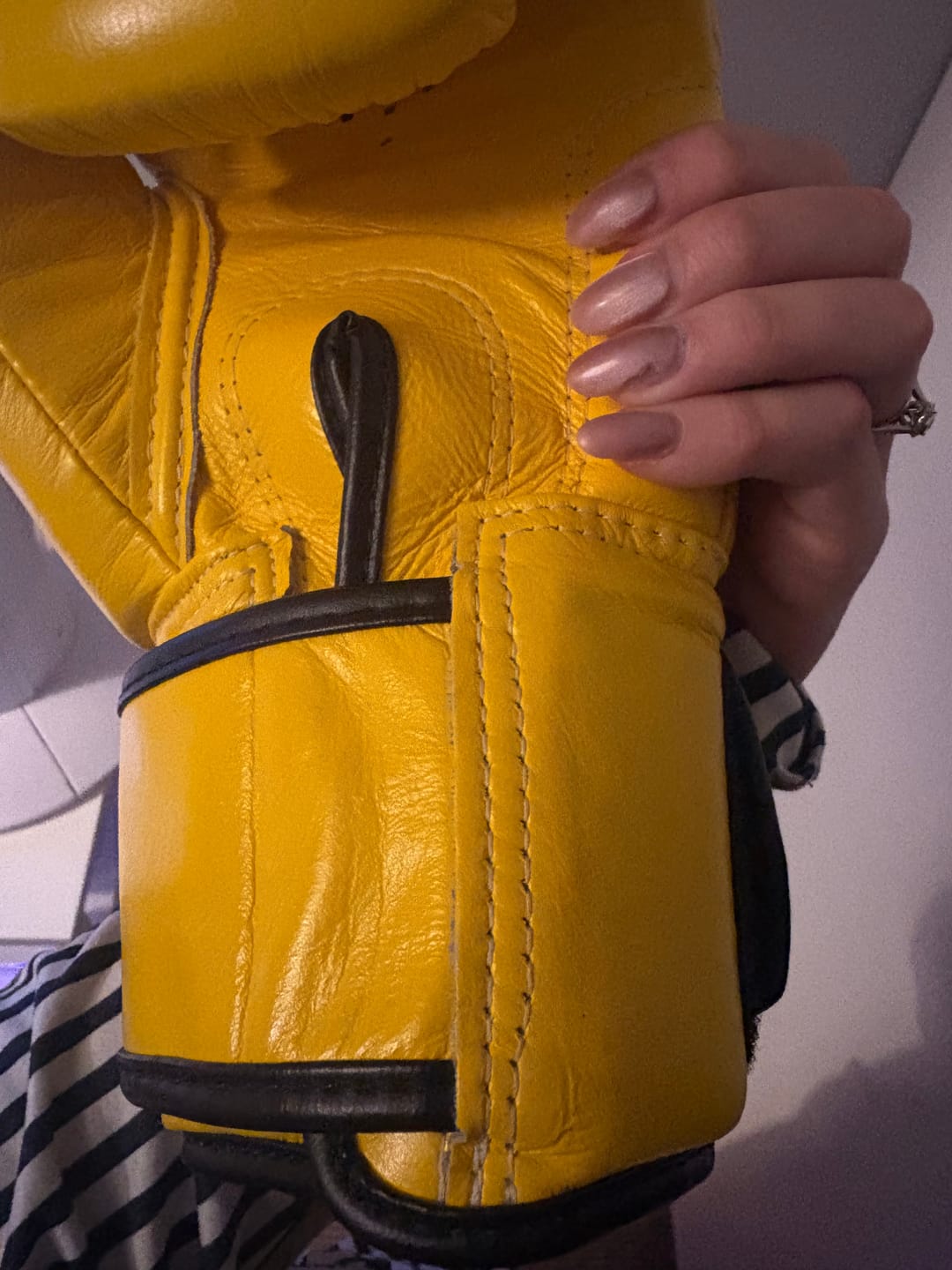 Customer photo review of Fairtex BGV1 Yellow Universal Gloves