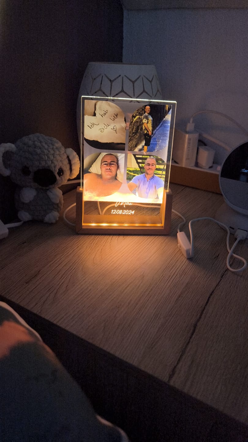 Customer photo review of Besties - Personalisierter LED Aufsteller für Freunde, Familie und Kollegen