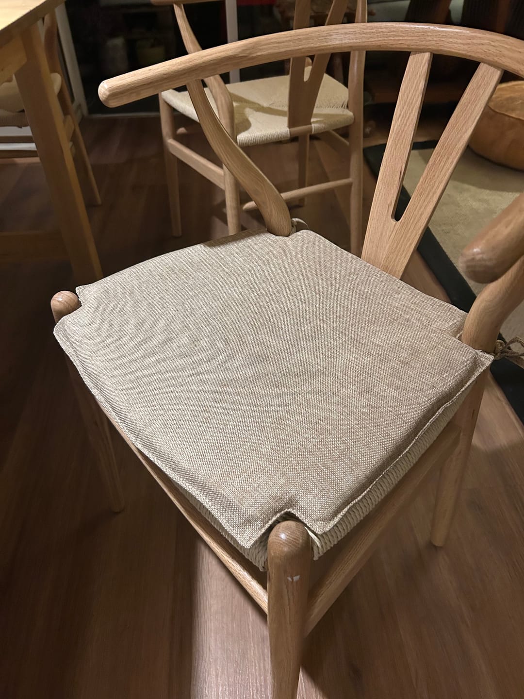 Customer photo review of COJÍN BEIGE LINO WISHBONE