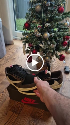 Customer photo review of Travis Scott x AJ1 Low OG 'Mocha'