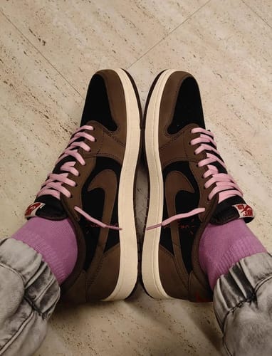 Customer photo review of Travis Scott x AJ1 Low OG 'Mocha'
