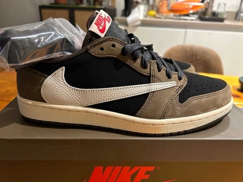 Customer photo review of Travis Scott x AJ1 Low OG 'Mocha'