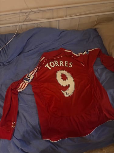 Customer photo review of Fernando Torres Liverpool 2007-2008 Red Retro Kit Jersey Trikot Maillot Soccer Shirt