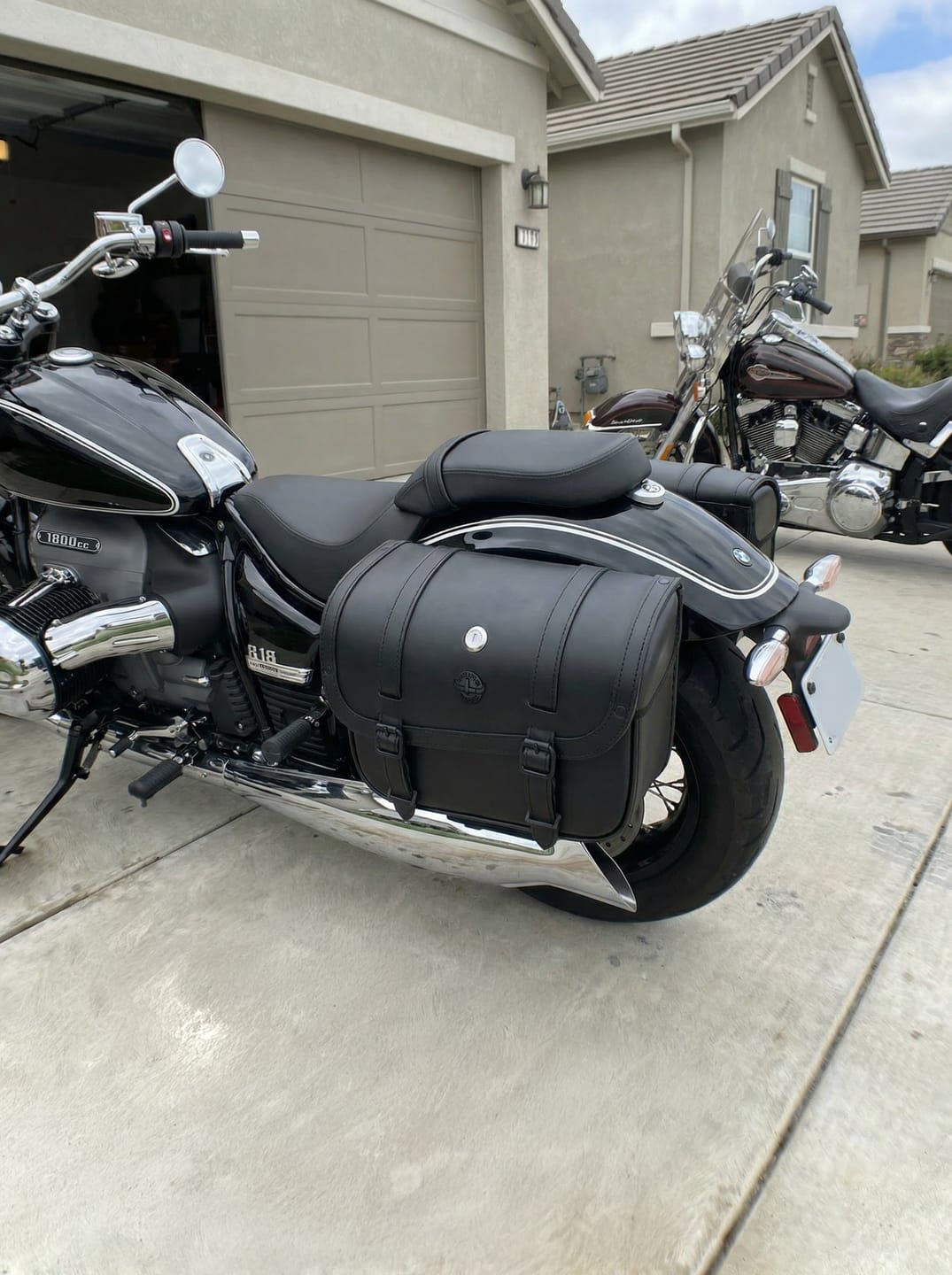 Customer photo review of 30L - Kronan Large BMW R18 Motorcycle Leather Saddlebags