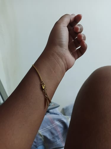Customer photo review of Taylor Minimal Bracelet