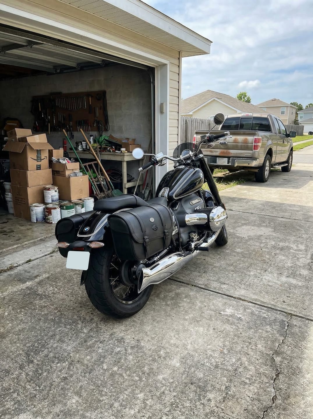 Customer photo review of 30L - Kronan Large BMW R18 Motorcycle Leather Saddlebags