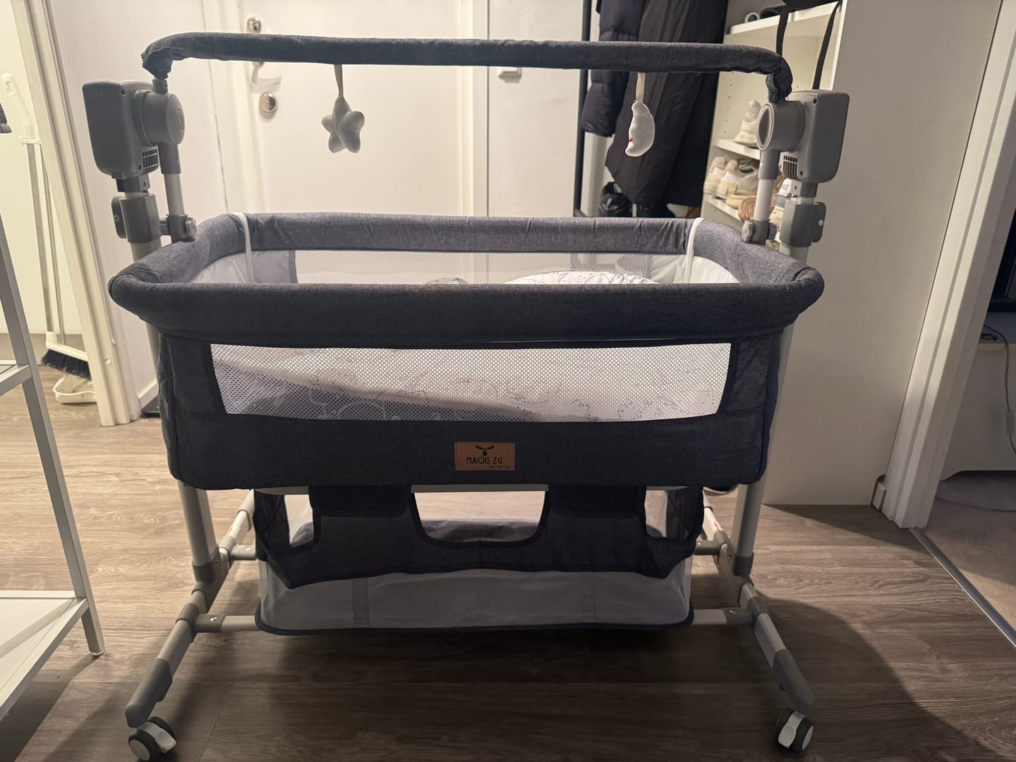 Customer photo review of Bedside Crib - Vaggande Barnsäng