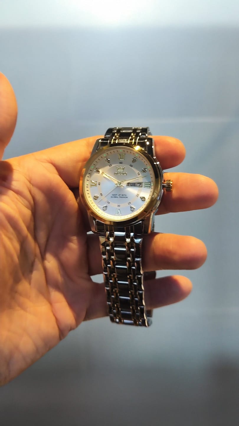 Customer photo review of OLEVS - Magnate