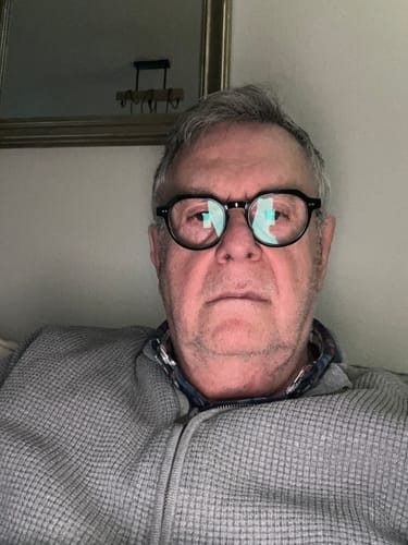 Portrait d'un client qui a laissé un avis sur les Peptides de Collagène.