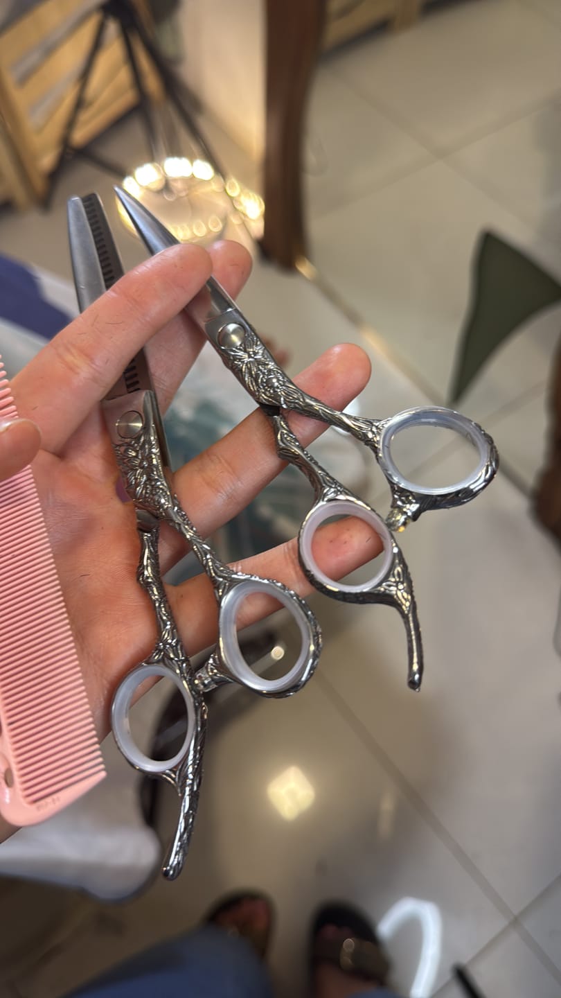Customer photo review of Ichiro Premium Series: Sakura Hair Cutting & Thinning Shear Set