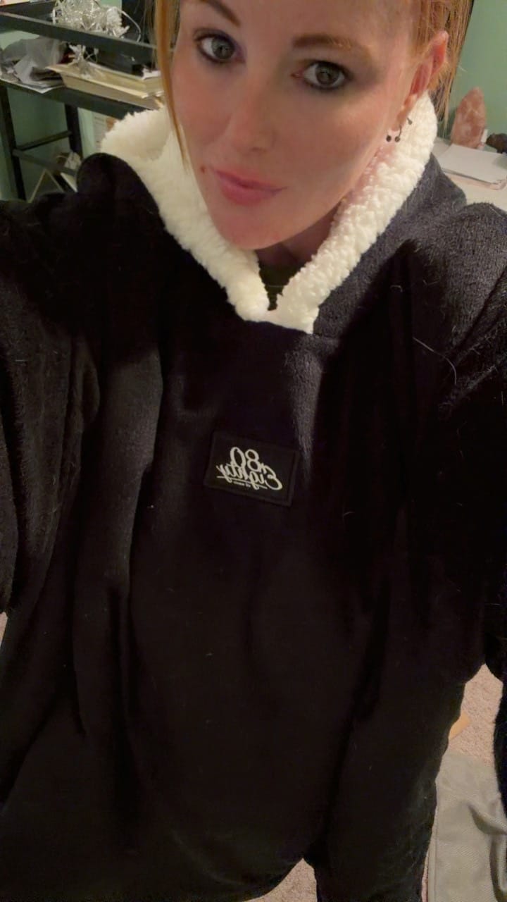 Customer photo review of 80Eighty® Snuggle Blanket