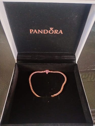 Customer photo review of PULSERA PANDORA CORAZON BRILLANTE TENIS ORO ROSA + KIT DE REGALO