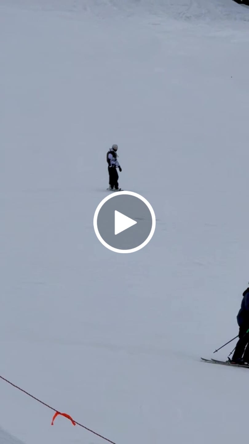 Customer video review of Women's Black Baggy Wear-resistant Waterproof Snow Pants