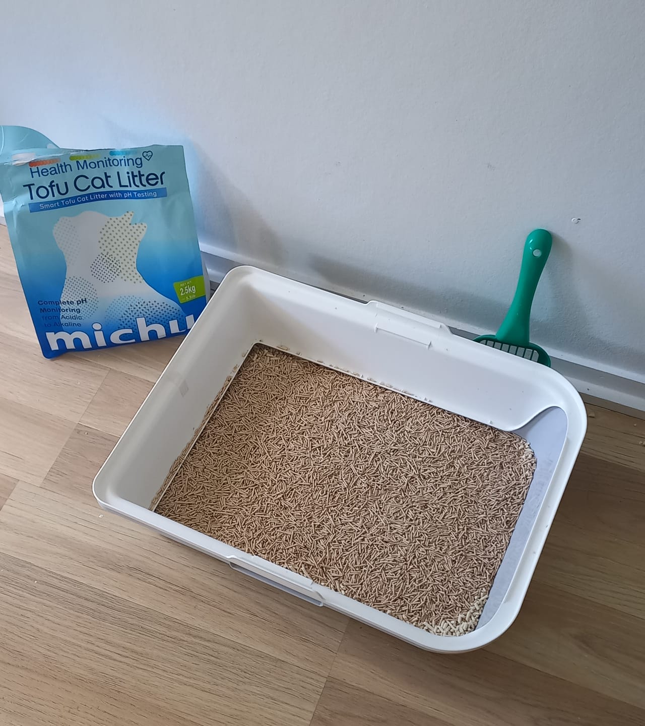 Customer photo review of Michu Health Monitoring Tofu Cat Litter 2.5kg/6L - Complete pH Monitoring from Acidic to Alkaline