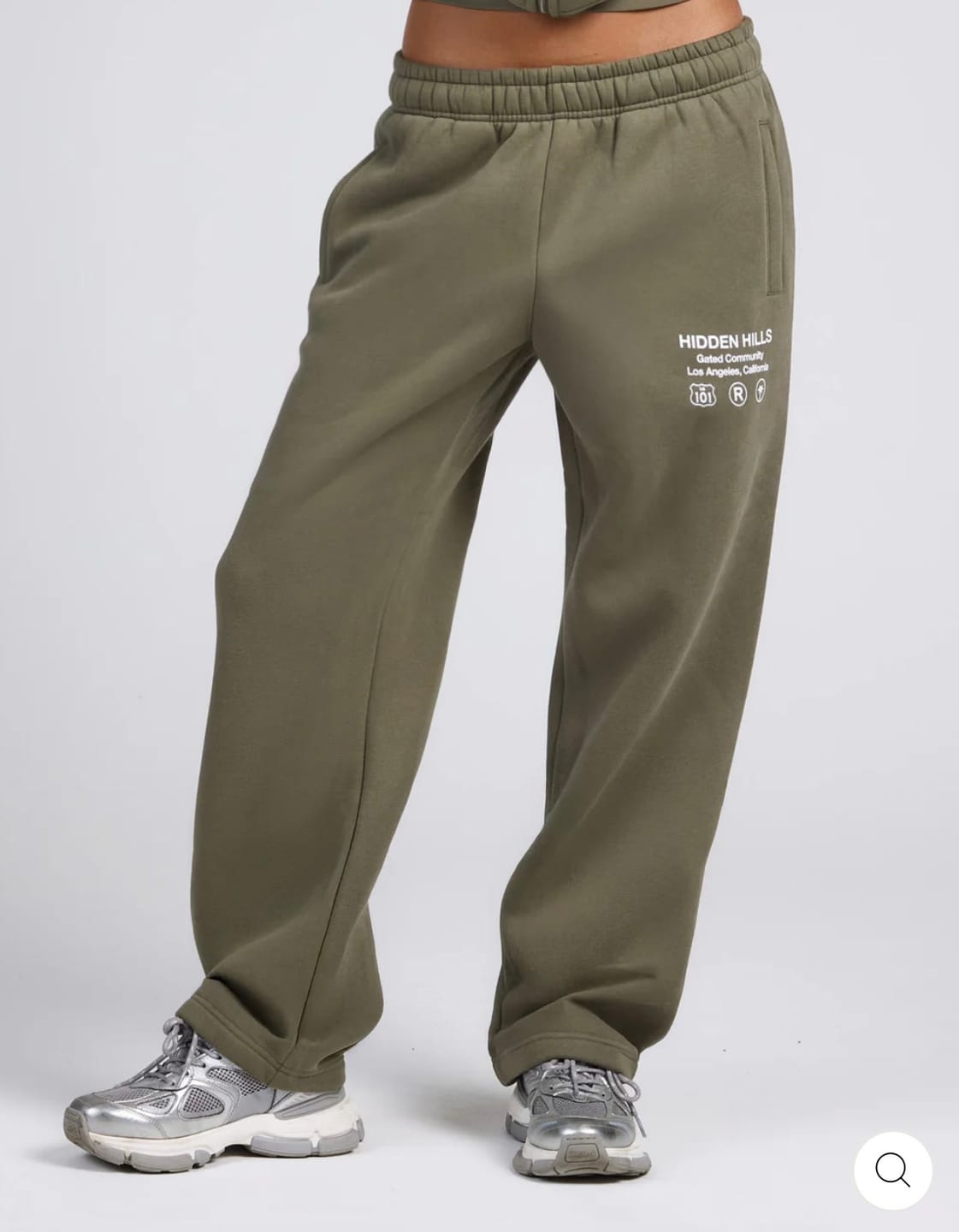 Recenzja ze zdjęciem klienta dotycząca spodni dresowych LABEL STRAIGHT LEG w kolorze SAGE