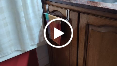 Customer video review of Barral Colgador Soporte Repasador Toalla Para Puerta Cocina