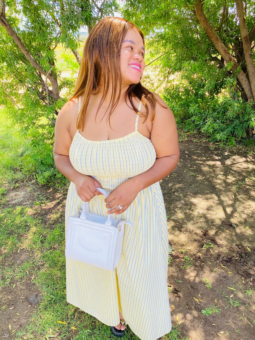 Customer photo review of Double Drawn Light Brown Glueless 5 X 5 Lace Bob Wigs