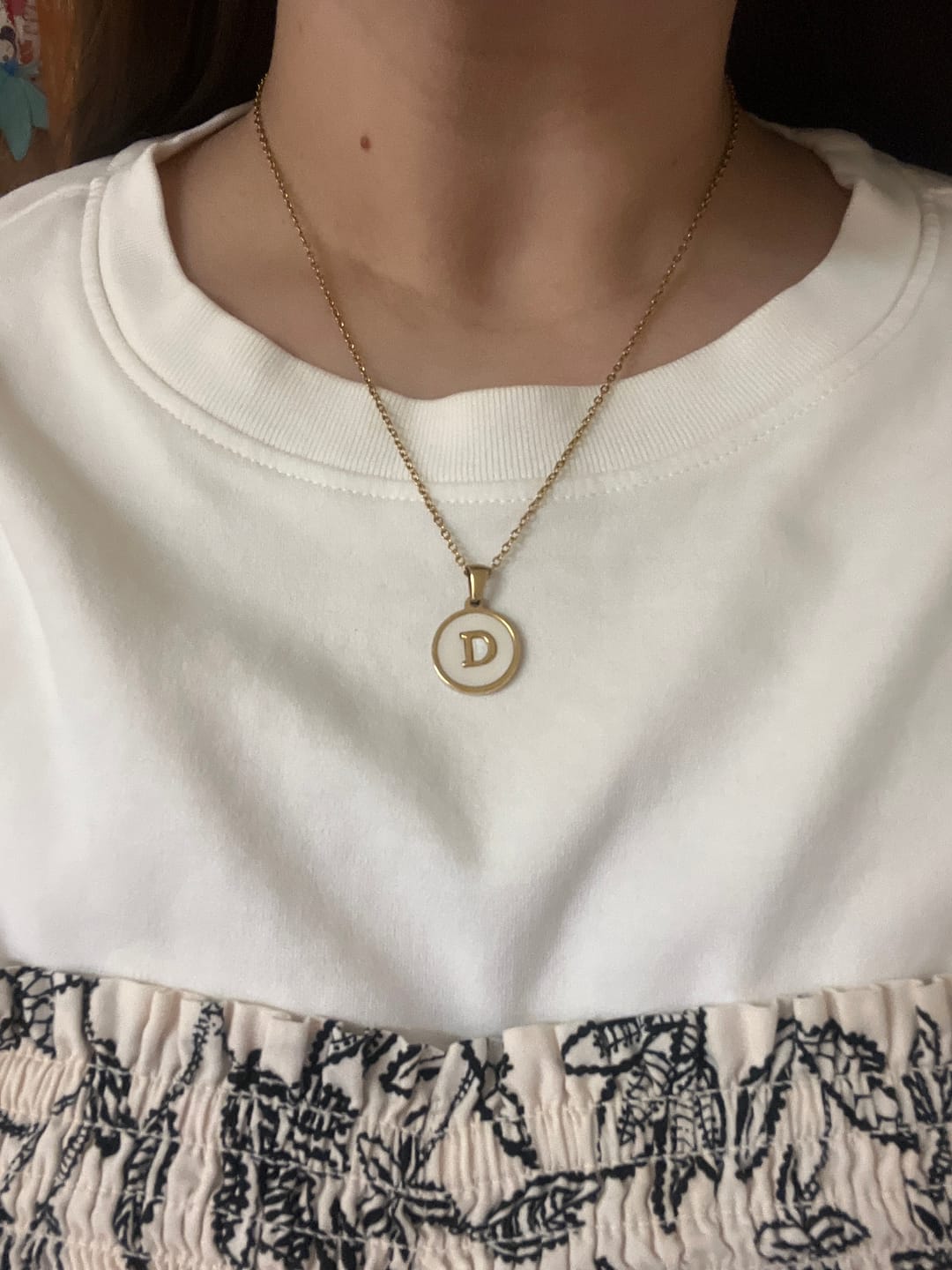 Customer photo review of Collar Concha Nacar con Inicial