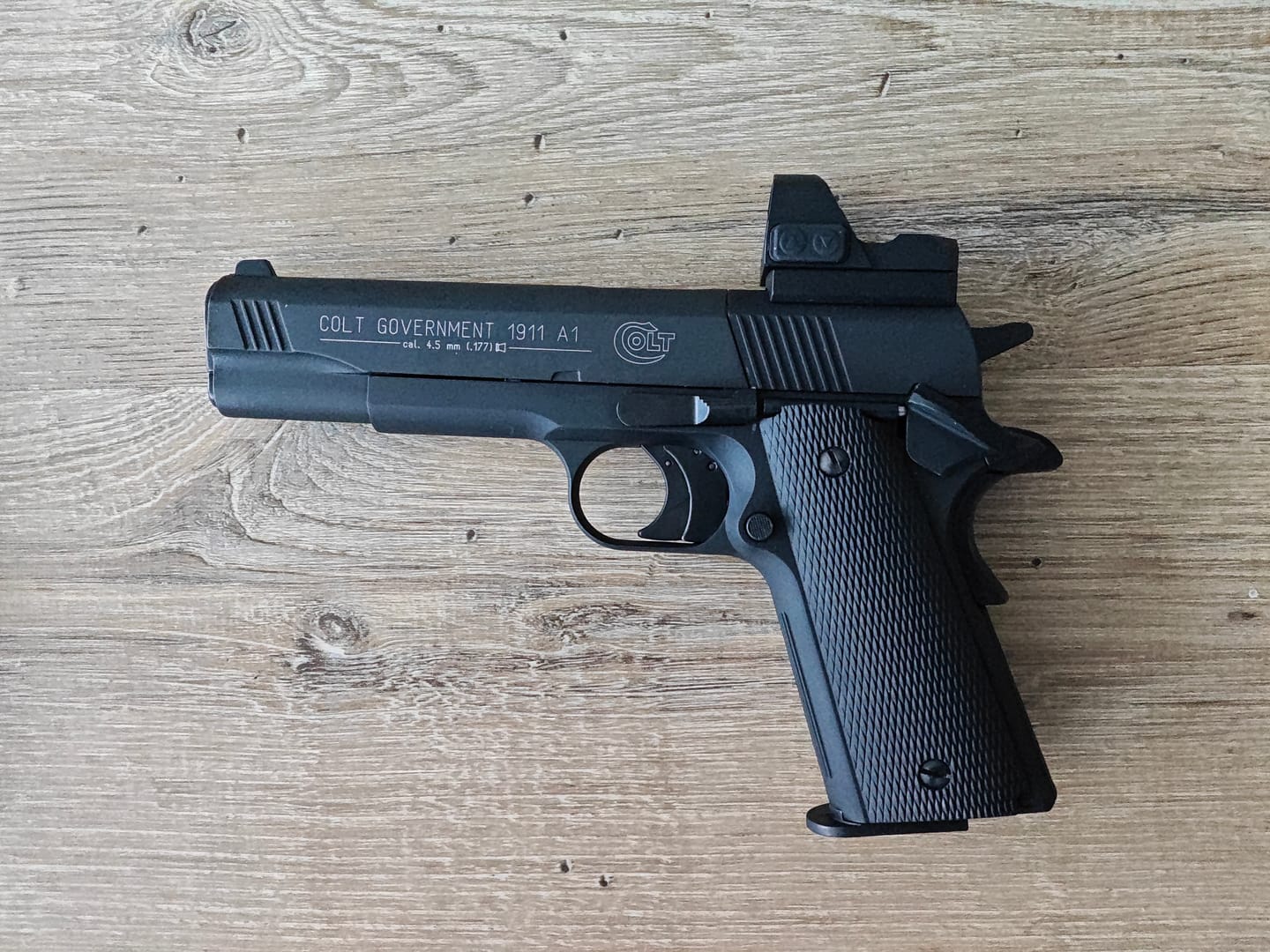 Customer photo review of Frenzy 1x17x24 Pistol Green Dot Sight (SCRD-G19II)
