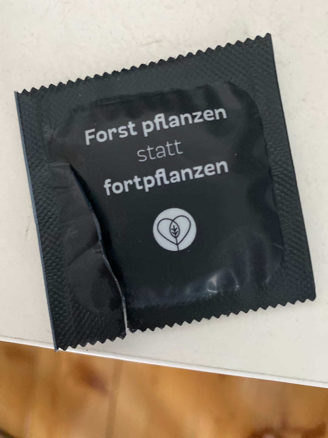 Customer photo review of Releaf | Baumpflanzende Kondome