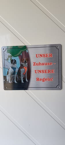 Customer photo review of Hunde-Türschild personalisiert mit Foto & Text (UV- und wetterfest)