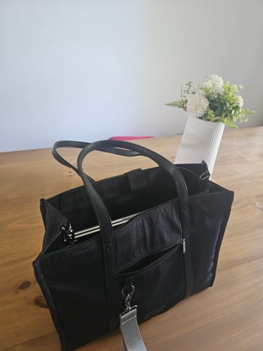 Reseña con foto de un cliente sobre Bolso Hombro Notebook Nylon Back To School