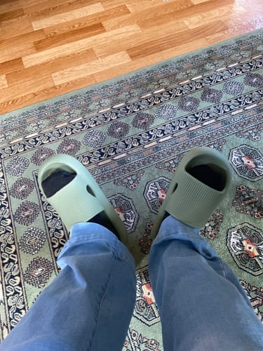 Customer photo review of HappyFlops