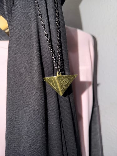 Customer photo review of Collar "Rompecabezas del Milenio"