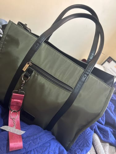Reseña con foto de un cliente sobre Bolso Hombro Notebook Nylon Back To School
