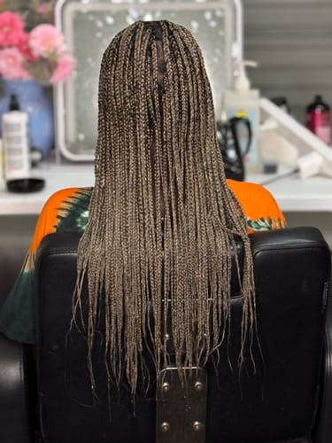 Customer photo review of Balanced Babe – 22 Inch Pre-Stretched Braiding Hair