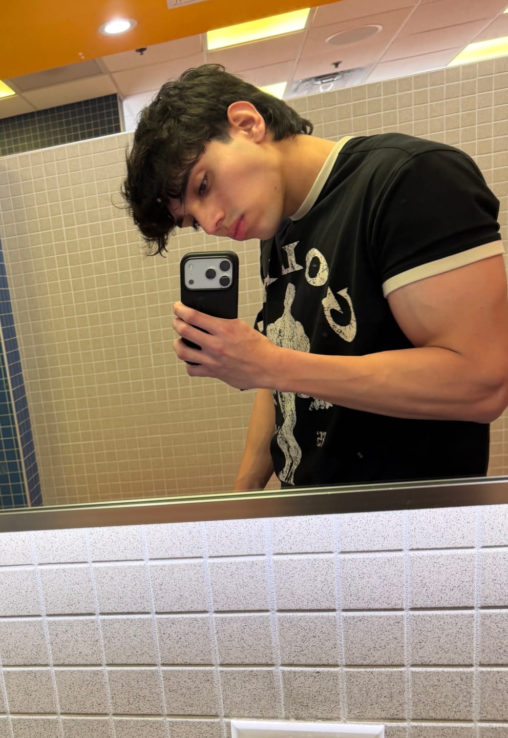 Customer photo review of 4009 - Golds Gym Ringer Tees