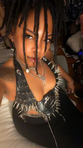 Customer photo review of Halter PU leather o ring rivet applique metal chain top