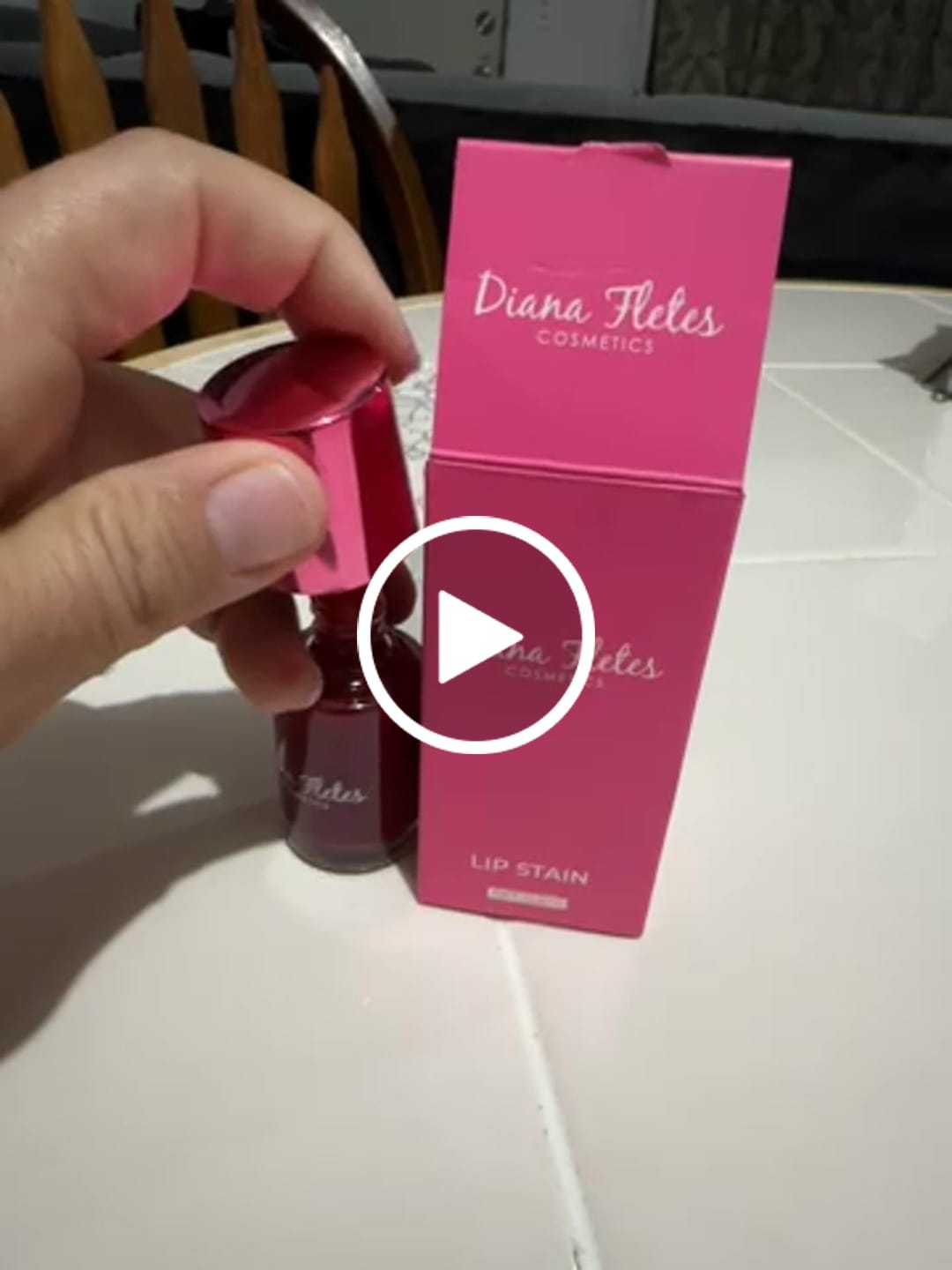 Customer video review of Tinta Red