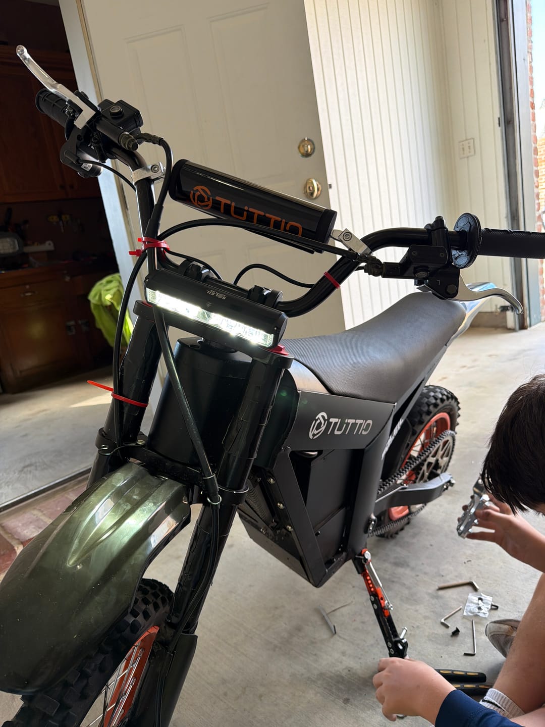 Customer photo review of Tuttio Soleil 01 Rechargeable Headlight