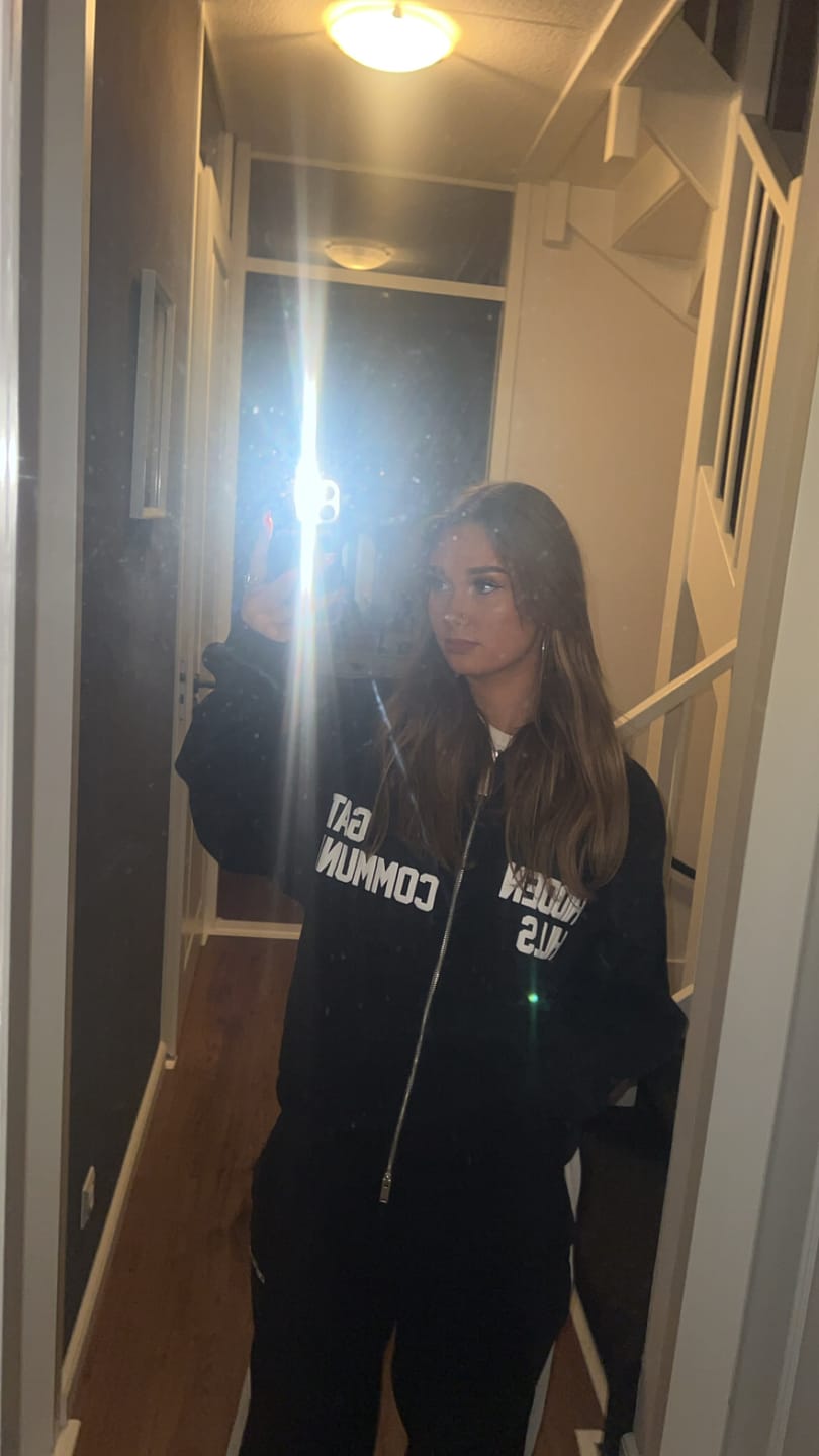 Customer photo review of GATED COMMUNITY ZIP HOODIE BLACK