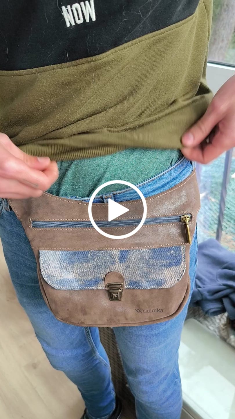 Customer video review of Riñonera Mini "Special Jeans" Taupe · Piel · Pieza Exclusiva Núm. 17350