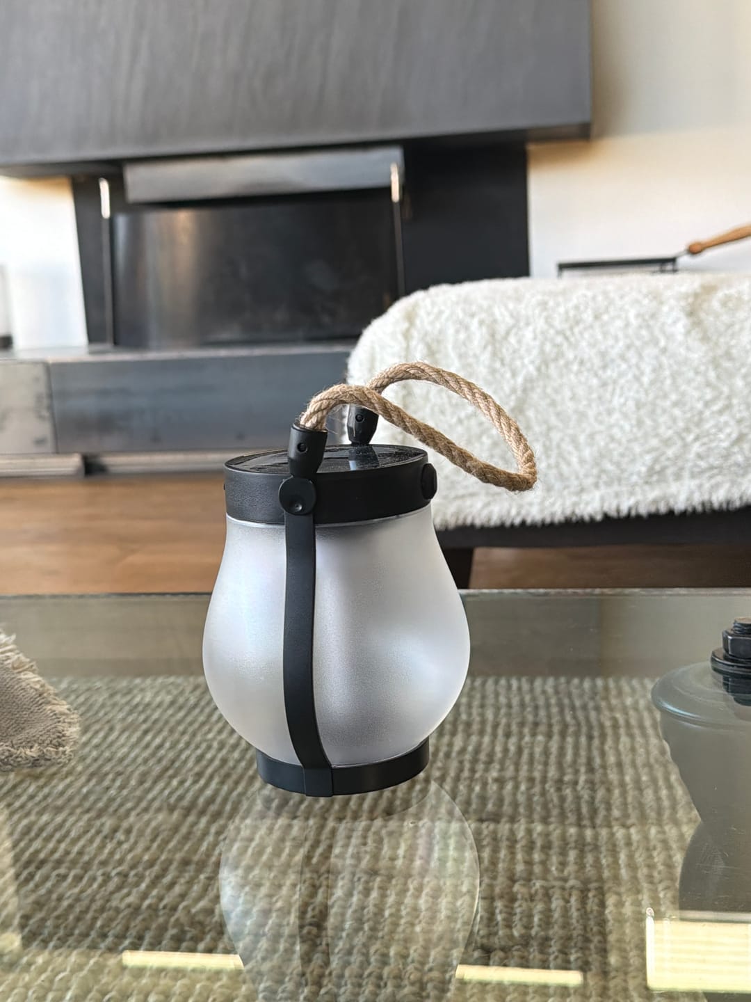 Customer photo review of Lanterne Solaire FlameLight – Ambiance chaleureuse au jardin