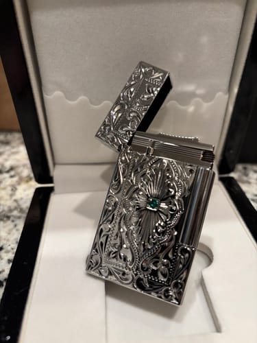 Customer photo review of Emerald Bloom Lighter (NEW)