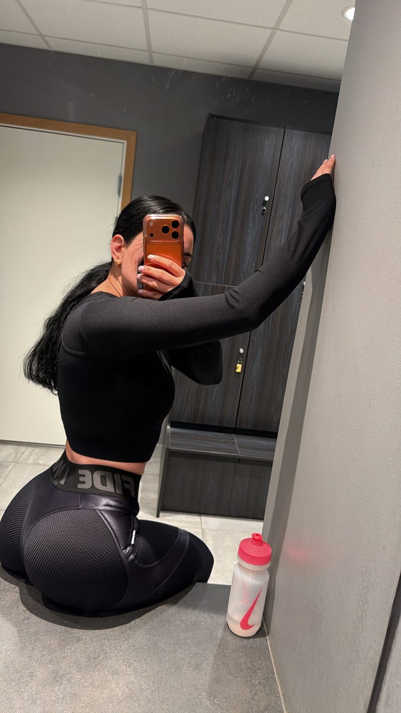 Customer photo review of Leggings Extra Sex Push-Up Black Skin
