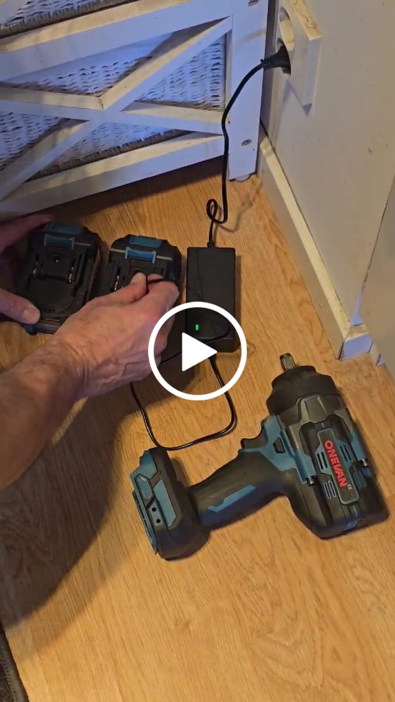 Customer video review of ONEVAN 30mm & 50mm Pruning Shears | 8" Chainsaw & 8" Pole Chainsaw | 510mm Hedge Trimmer Brushless Cordless 5‑Pc. Combo Kit