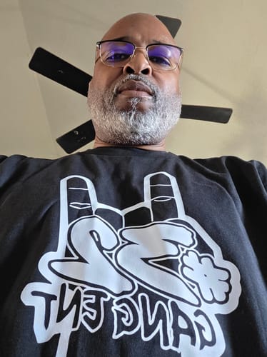 Customer photo review of 32 GANG BUDGET TEE