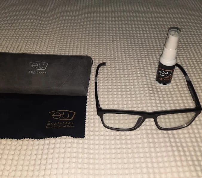 Customer photo review of Óculos de Grau Mirage