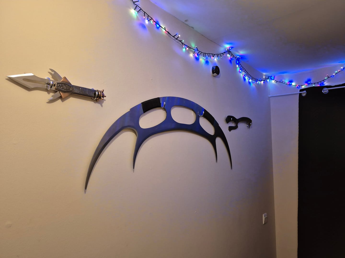 Customer photo review of Star Trek - Deluxe Klingon Bat'Leth