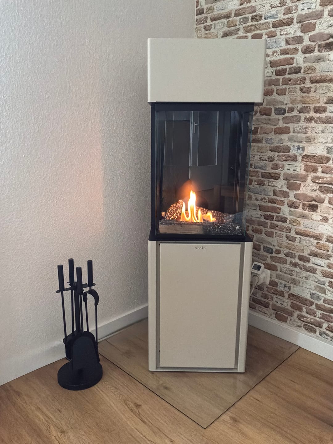 Customer photo review of Glasplatte Kamin, Funkenschutzplatte Glas für Kaminofen - Quadrat
