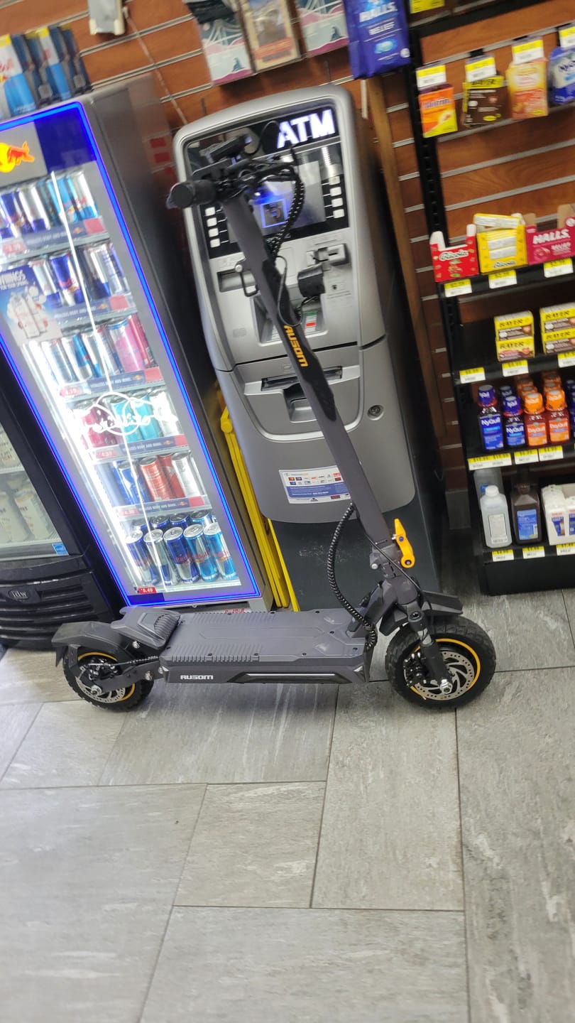 Customer photo review of Ausom K20 Pro (Laluz 2 Pro) Dual Motor E-Scooter