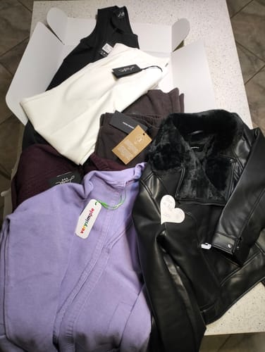 Customer photo review of MYSTERY 📦 BOX ABBIGLIAMENTO E ACCESSORI DONNA [€79]