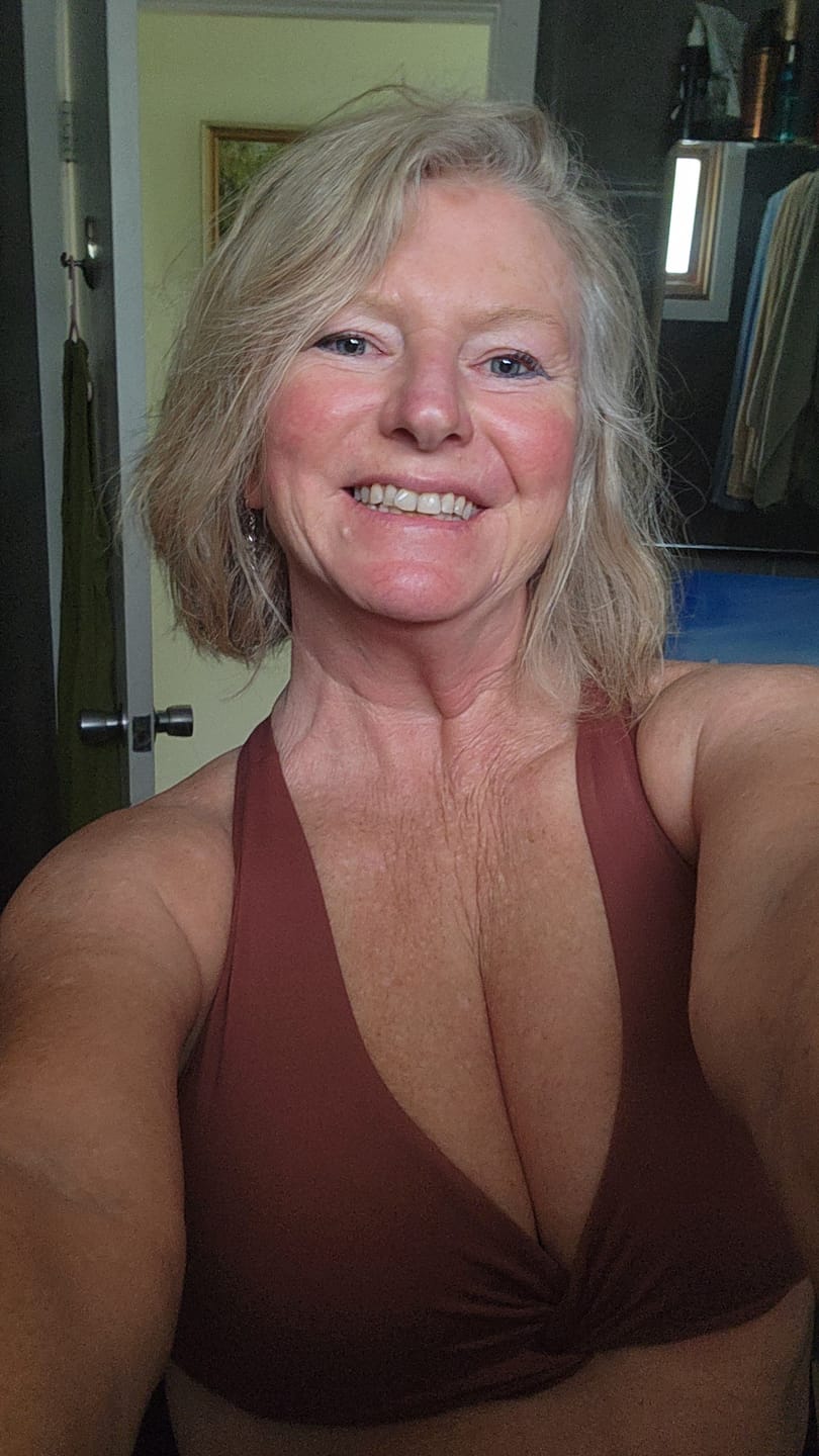 Customer photo review of The Sporty Bra - Mauve Taupe